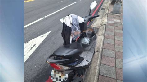 新北女騎士先撞鴻海model T電動公車，再撞破貨車油箱釀4機車打滑摔車 地球黃金線