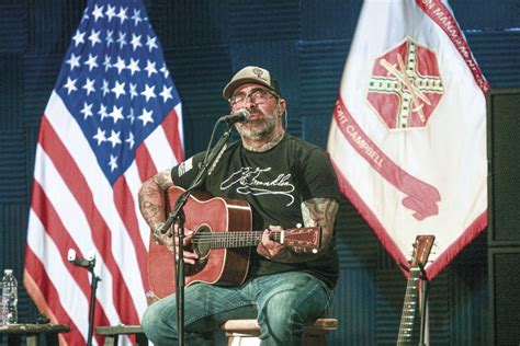 Aaron Lewis Salutes Soldiers With Free Concert At Fort Campbells