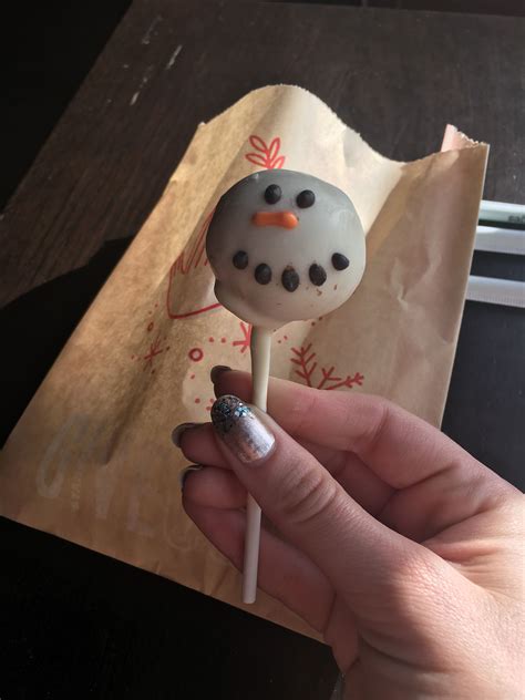 Snowman Cakepop At Starbucks Cute And Yummy ⛄️ ️🎄 ☕️ Snowman Cake