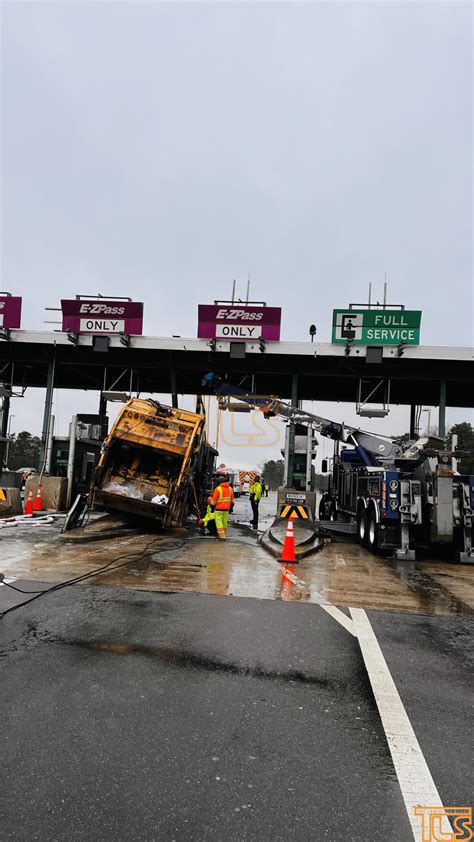 In Photos Garbage Truck Slams Into Gsp Toll Plaza The Lakewood Scoop