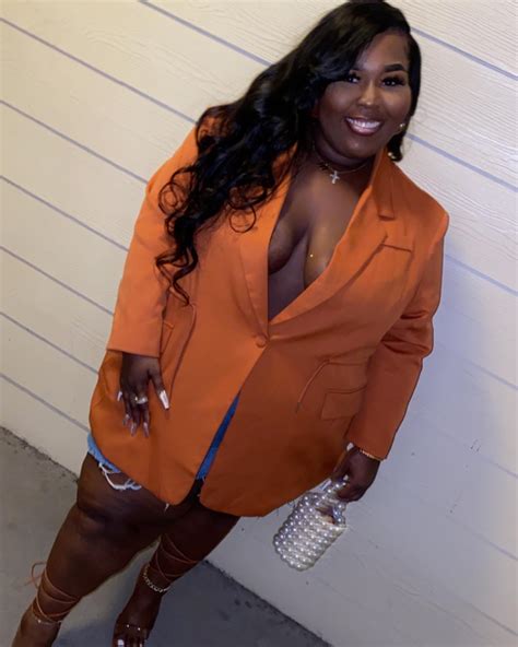 Kayla Moore (@curvykayla_) • Instagram photos and videos