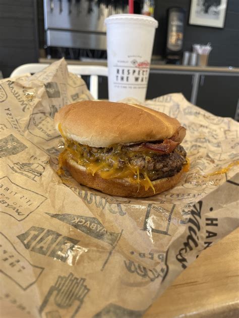 Discover what makes the lonnies burger so special now 5