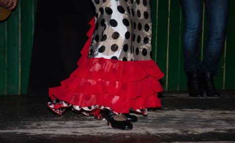 Descubre el Encanto Otoñal del Tablao Flamenco Andalusí en Sevilla