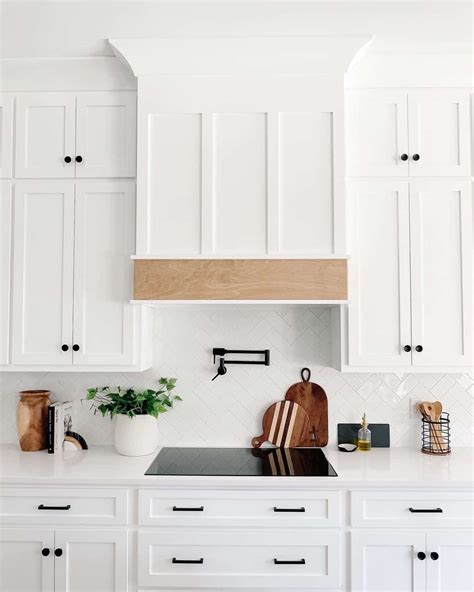 White Kitchen Shaker Cabinets With Black Hardware Soul Lane