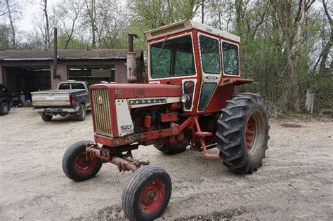 706 International Tractor