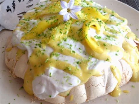 Pavlova Exotique Au Citron Vert Mangue Et Noix De Coco Recette