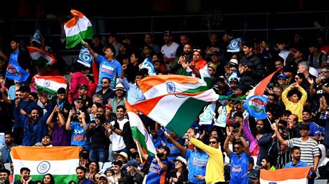 WATCH | Patriotism drips in full flow as Indian cricket fans sing Vande ...