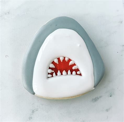 How to make cute shark cookies - Summer's Sweet Shoppe