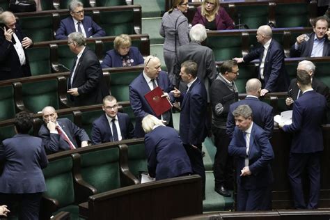 Mec Jacek Dubois w kwestii taśm Kaczyńskiego twierdzi że prokuratura