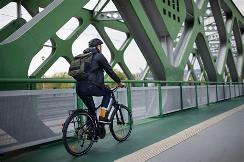 Three Helpful Tips for Commuting by Bicycle