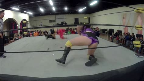 Kowgirl Kissey Vs Page Turner Vs Candy White Triple Threat Video