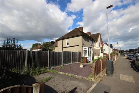 Lillechurch Road Essex 3 Bed Terraced House £380 000