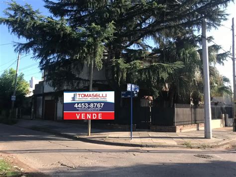 Venta Casa 3 dormitorios 30 años 2 cocheras 150m2 Godoy Cruz 1500