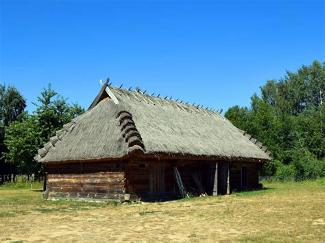 Budynek Inwentarski Z Bryk Z Ok 1900 R Podlaskie Muzeum Kultury Ludowej