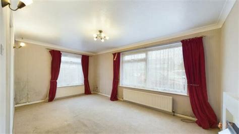 2 Bedroom Ground Floor Flat For Sale In Stonehurst Road Worthing Bn13