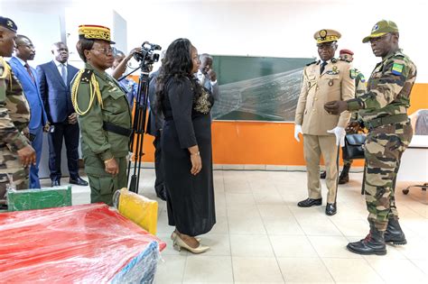 Libreville Le Chef de lÉtat Oligui Nguema inaugure lÉcole du