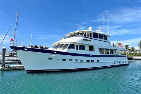 Insignia Motor Yachts Outer Reef Yachts For Sale Yachtworld