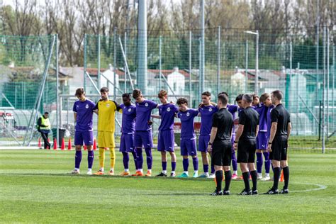 Újpest két tehetség kapott profi szerződést nb1 hu