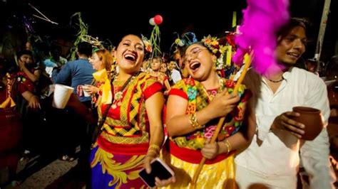 As Se Vive La Fiesta De Las Velas En Honor A San Vicente Ferrer En