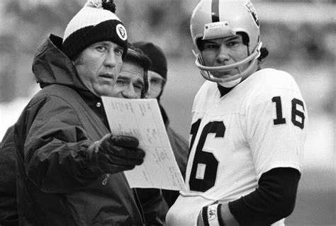 Tom Flores Trailblazing Hall Of Fame Career Had Rocky Start Ap News