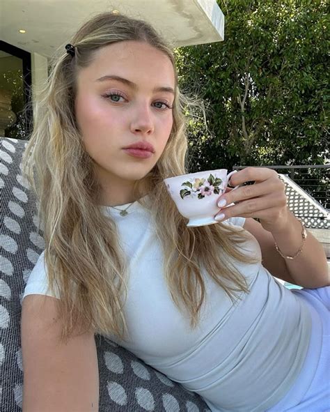 Annie Schröter on Instagram Blonde girl Blonde hair blue eyes Beautiful girl makeup