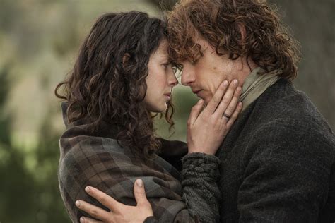 New Official Photo Of Jamie And Claire In Outlander Season Two