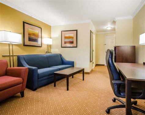 COMFORT SUITES - Updated January 2025 - 28 Photos & 22 Reviews - 215 Commerce Drive ...