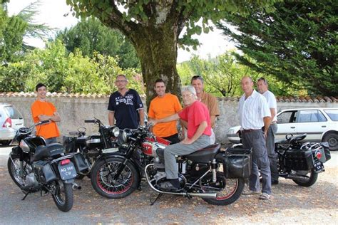 La Passion Des Motos Anciennes Les Rassemble