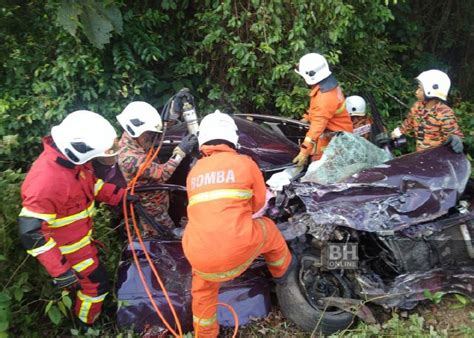 Seorang Maut Dua Cedera Kereta Bertembung Lori Tangki Kes Berita