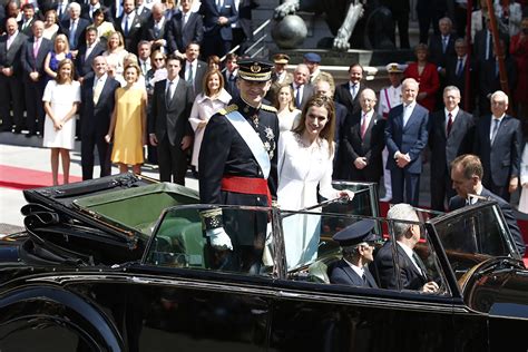 Photos Of Spain S King Felipe Vi Being Sworn In Ibtimes Uk