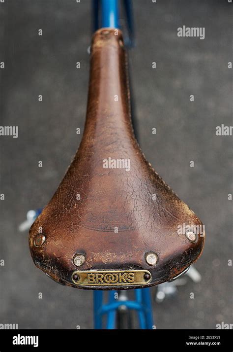 Brooks vintage leather bike saddle Stock Photo - Alamy