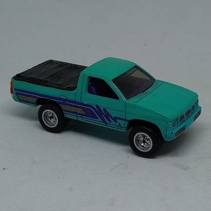 Jual HOT WHEELS CUSTOM 93 NISSAN HARDBODY D21 BOULEVARD Kota Tangerang Selatan Moyo