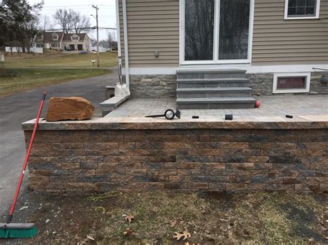 Glastonbury CT Concrete Block Stone Retaining Wall Contractor