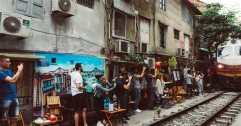 Excursión por Hanoi Prueba la comida callejera con Train street