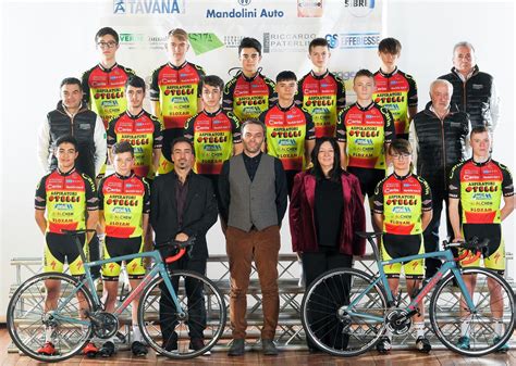 Ciclismo Dodici Frecce Negli Allievi Per Laspiratori Otelli