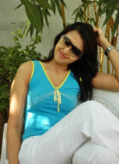 Hot Pictures Of Sakshi Shivanand Bollywood Latest Actress Actors