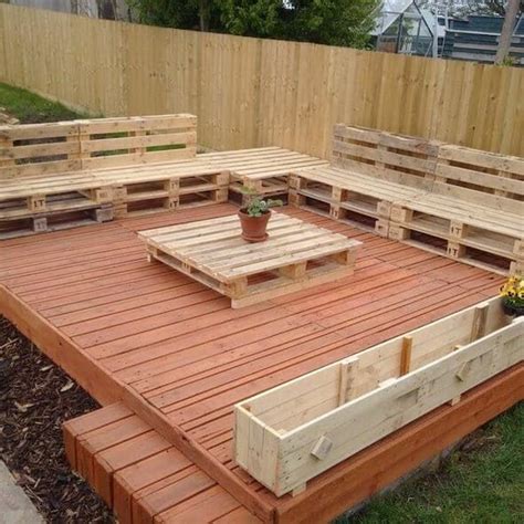 Easy And Inexpensive Floating Deck Ideas For Your Backyard