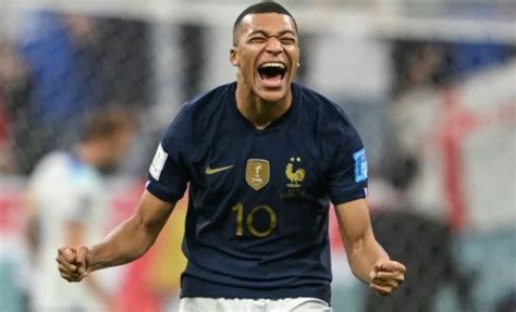 Mondial 2022 Kylian Mbappé Soffre Un Triplé Et Remporte Le Titre De