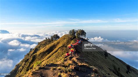 Profil dan Sejarah Rinjani, Gunung Terindah di Indonesia!!