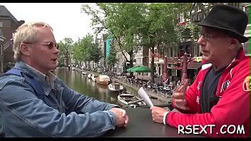 Belle Talonneur Donne Une Pipe Sexy Et Prend Son Cul XVIDEOS