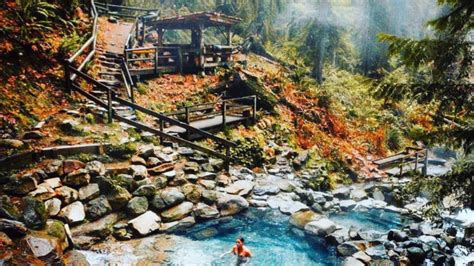 15 Best Oregon Hot Springs Mapped