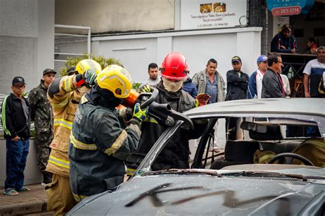 Bombeiros de Guanhães realizam simulado no mês de prevenção aos