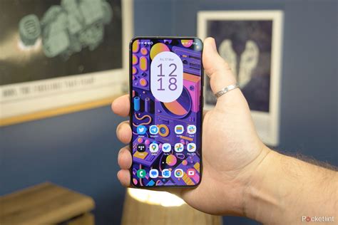 How to use lock screen customisation in One UI 6