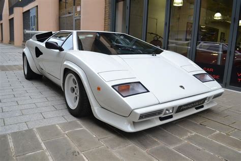 Lamborghini Countach White