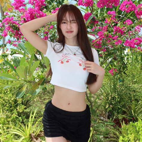 Nhan sắc hot girl Thái Lan được cho là nàng thơ mới của Sơn Tùng M TP Báo Dân trí
