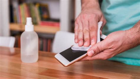 C Mo Limpiar Y Desinfectar Los M Viles Y Tablets De Forma Correcta