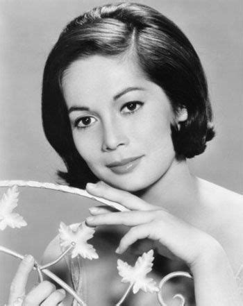 Nancy Kwan's amazing bob | Actresses, Hollywood, Filipina beauty