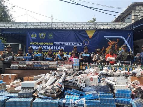 Bea Cukai Gresik Musnahkan Rokok Ilegal Dan Miras Senilai Rp1 79 Miliar