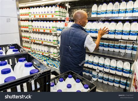 783 Grocery Stocking Shelves Images, Stock Photos & Vectors | Shutterstock