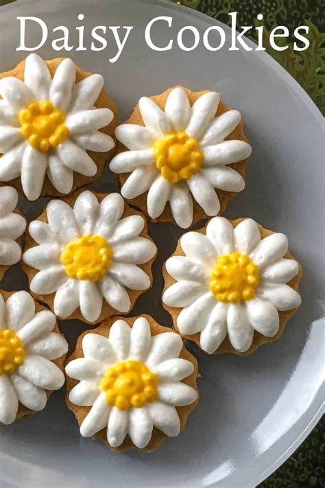 Daisy Cookies - Flower Cookies with Royal Icing | Recipe | Flower sugar ...